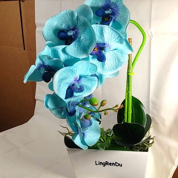 Other - Absolutely gorgeous artificial Orchid plant, NIB